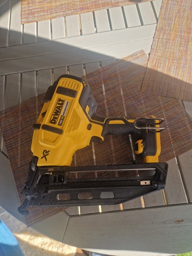Dewalt dcn660n 18v - 18v, xr