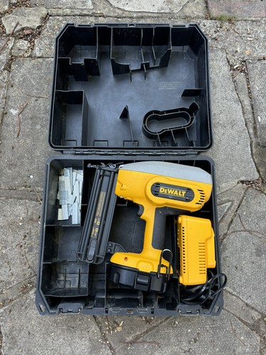 Dewalt dc608 nail gun 18v - dewalt,
