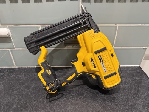Dewalt dcn680n 18v xr - dcn680n-xj,