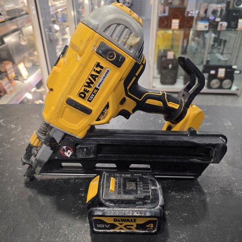 Dewalt dcn692 first fix nail - first,