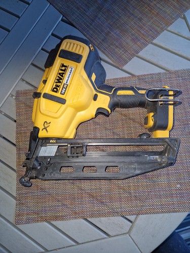 Dewalt dcn660n 18v - 18v, xr